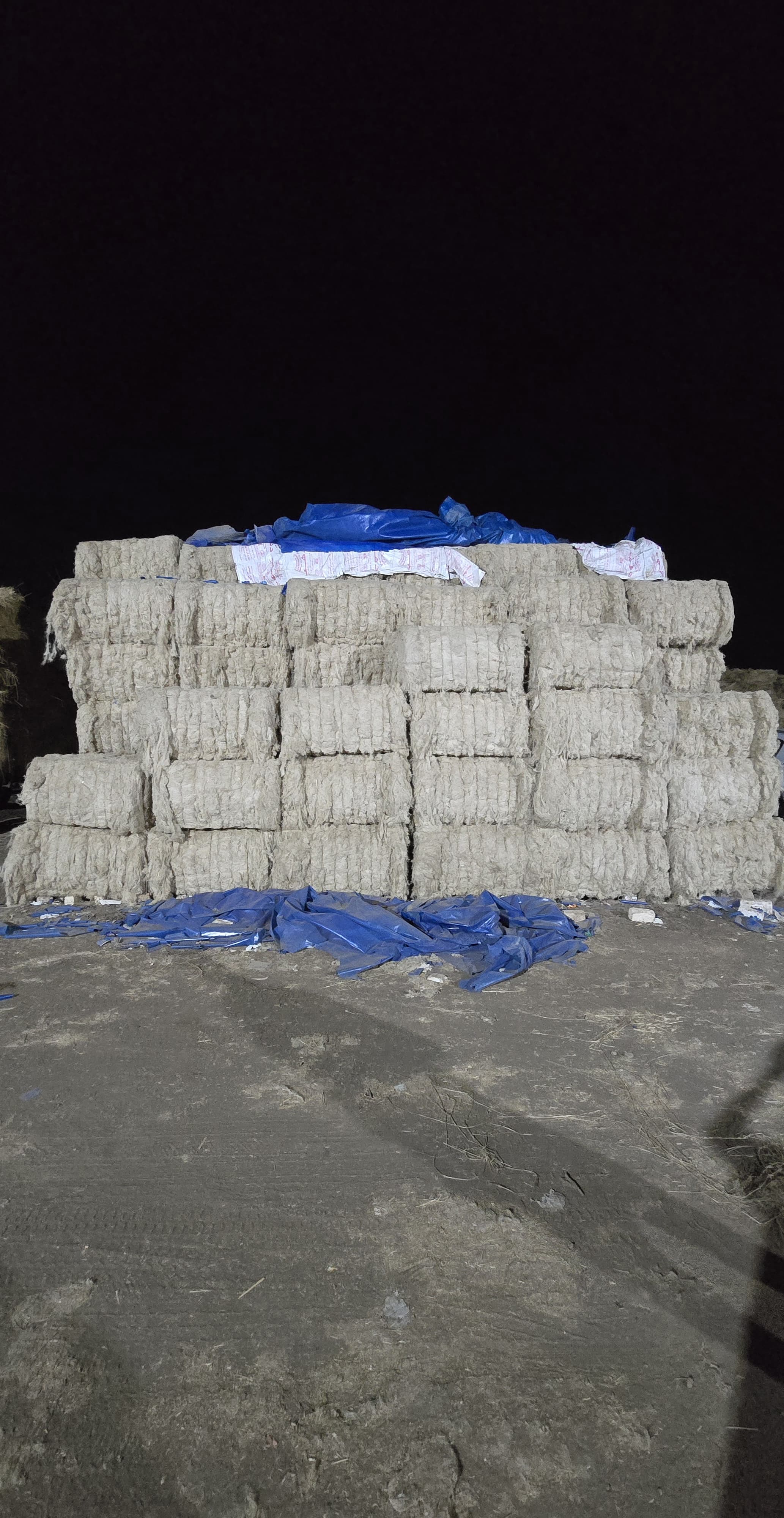 Rescutched flax bales